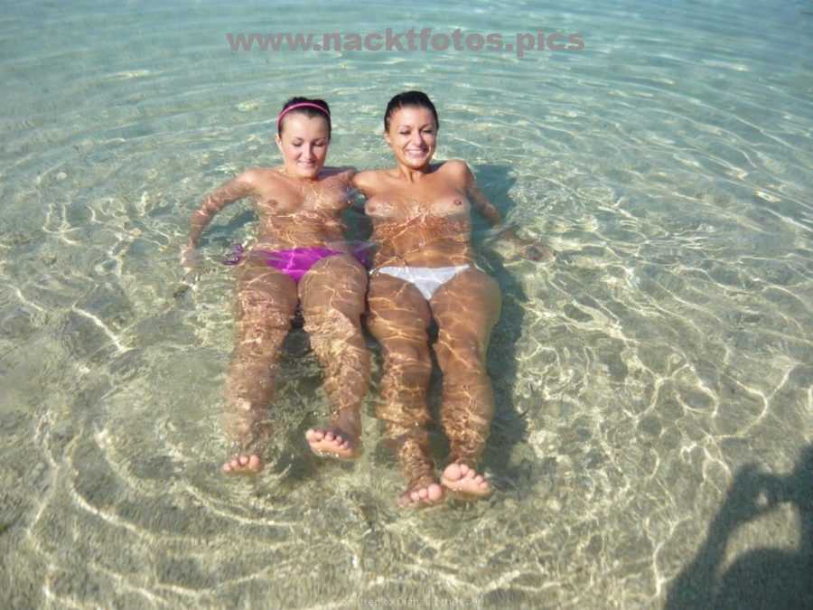 Freundinnen Nacktbild Im Urlaub Am Meer